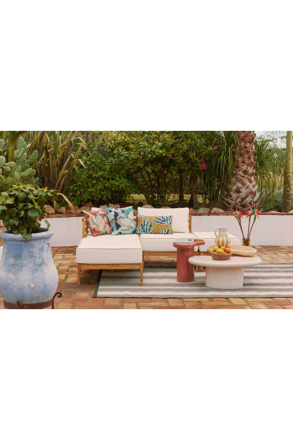 Fiberglass Indoor/Outdoor Side Table | NV Gallery Manarola | Oroa.com