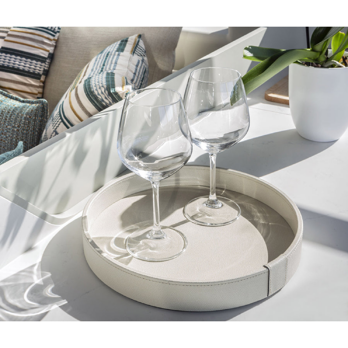 Calfskin Leather Round Tray | Pinetti Gea | OROA.com