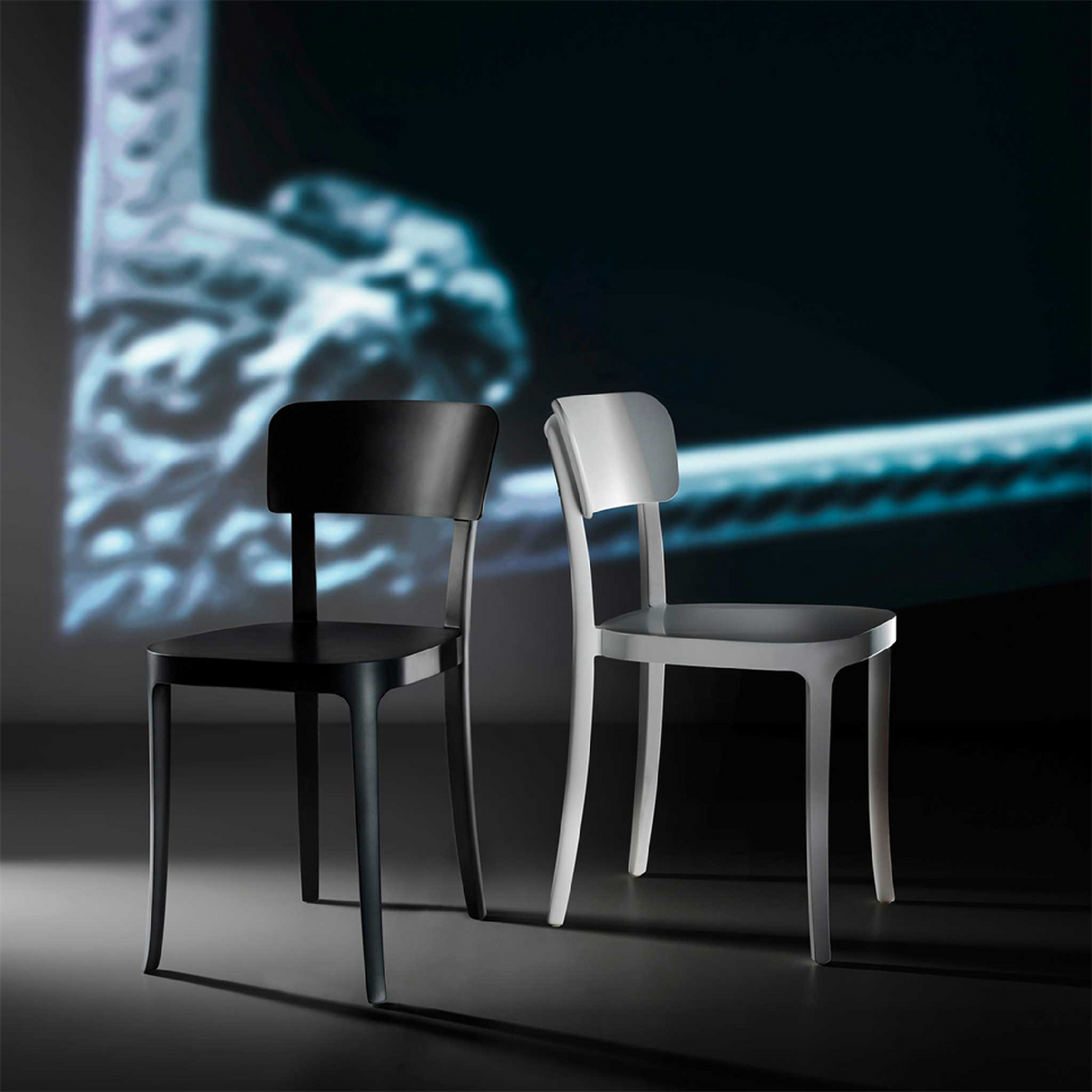 Modern Classic Dining Chairs (2) | Qeeboo K | Oroa.com