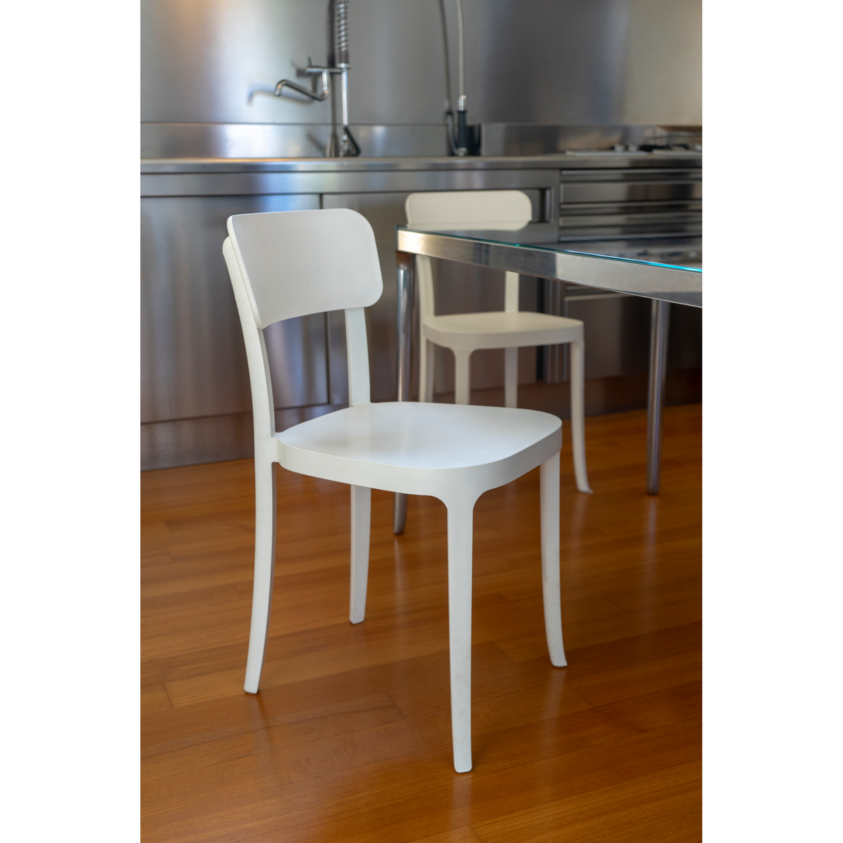 Modern Classic Dining Chairs (2) | Qeeboo K | Oroa.com
