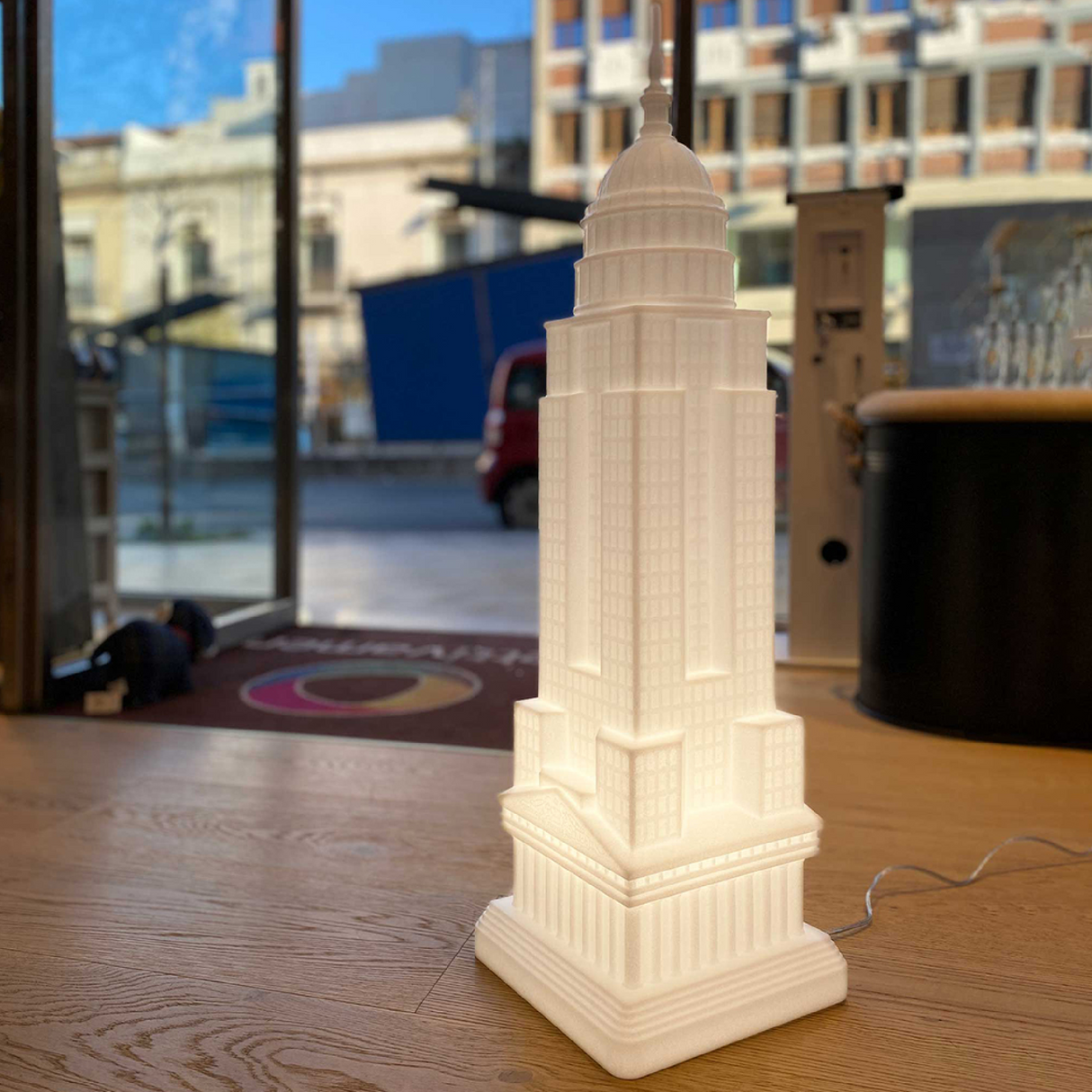 White Architectural Rechargeable LED Lamp | Qeeboo Empire | OROA.com