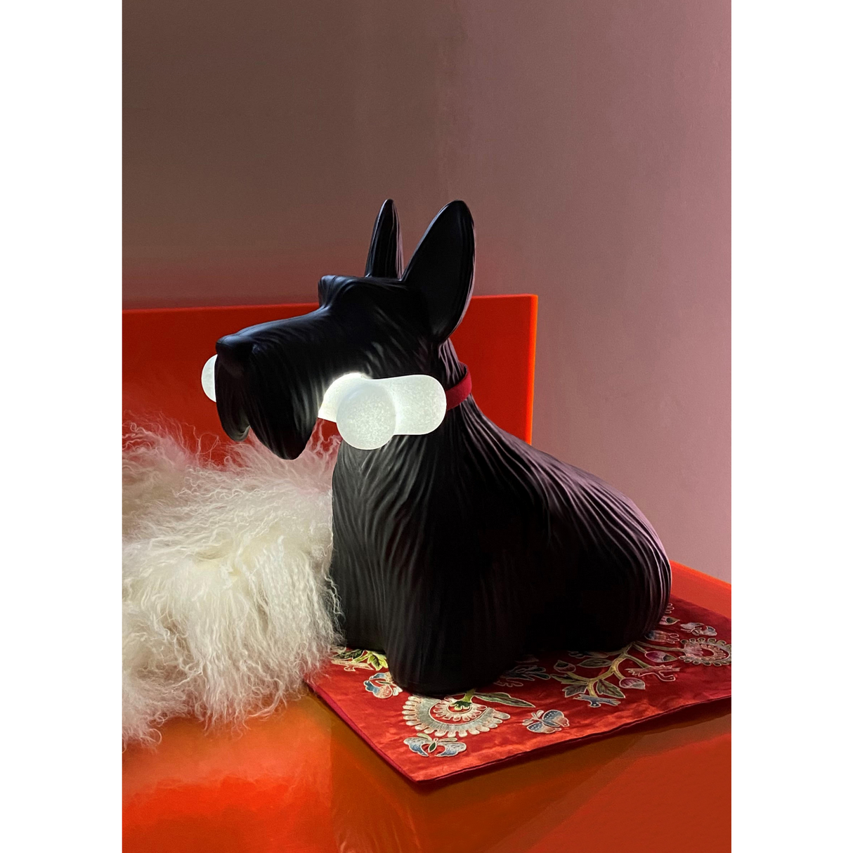Decorative Dog Wireless Lamp | Qeeboo Scottie | OROA.com