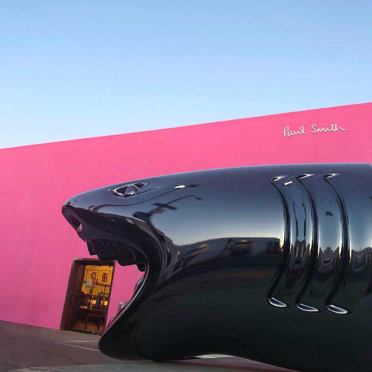 Shark-Shaped Multipurpose Holder | Qeeboo Killer | OROA.com