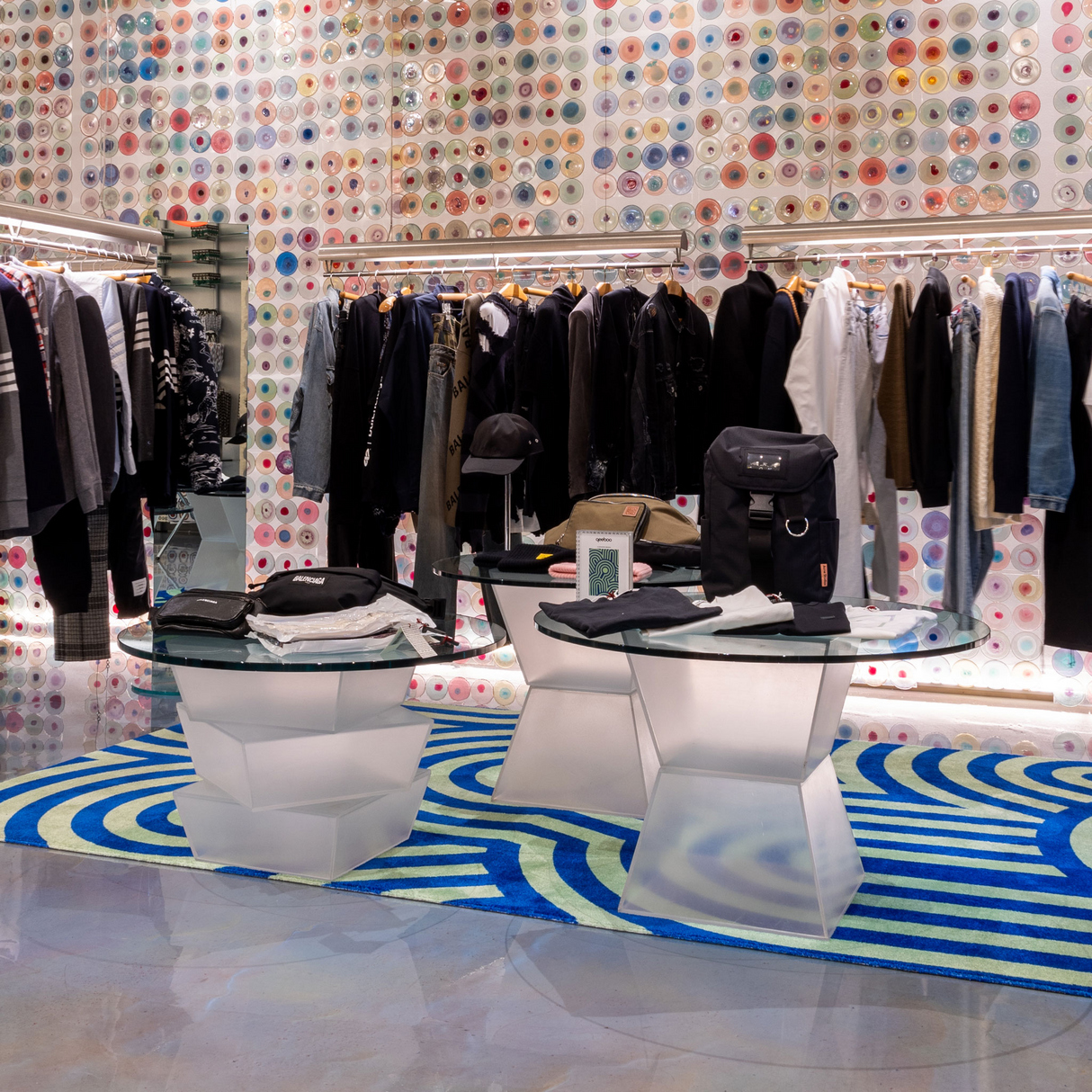 Curved Pattern Rug 10' x 6'7" | Qeeboo Stilema 6 | OROA.com