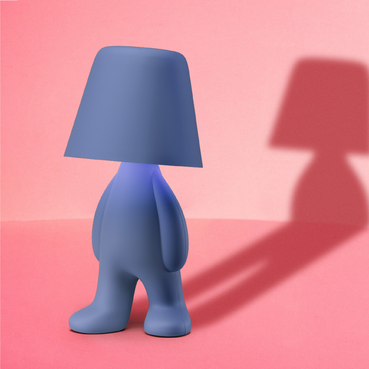 Standing Figure Table Lamp | Qeeboo Bigger Brother | OROA.com