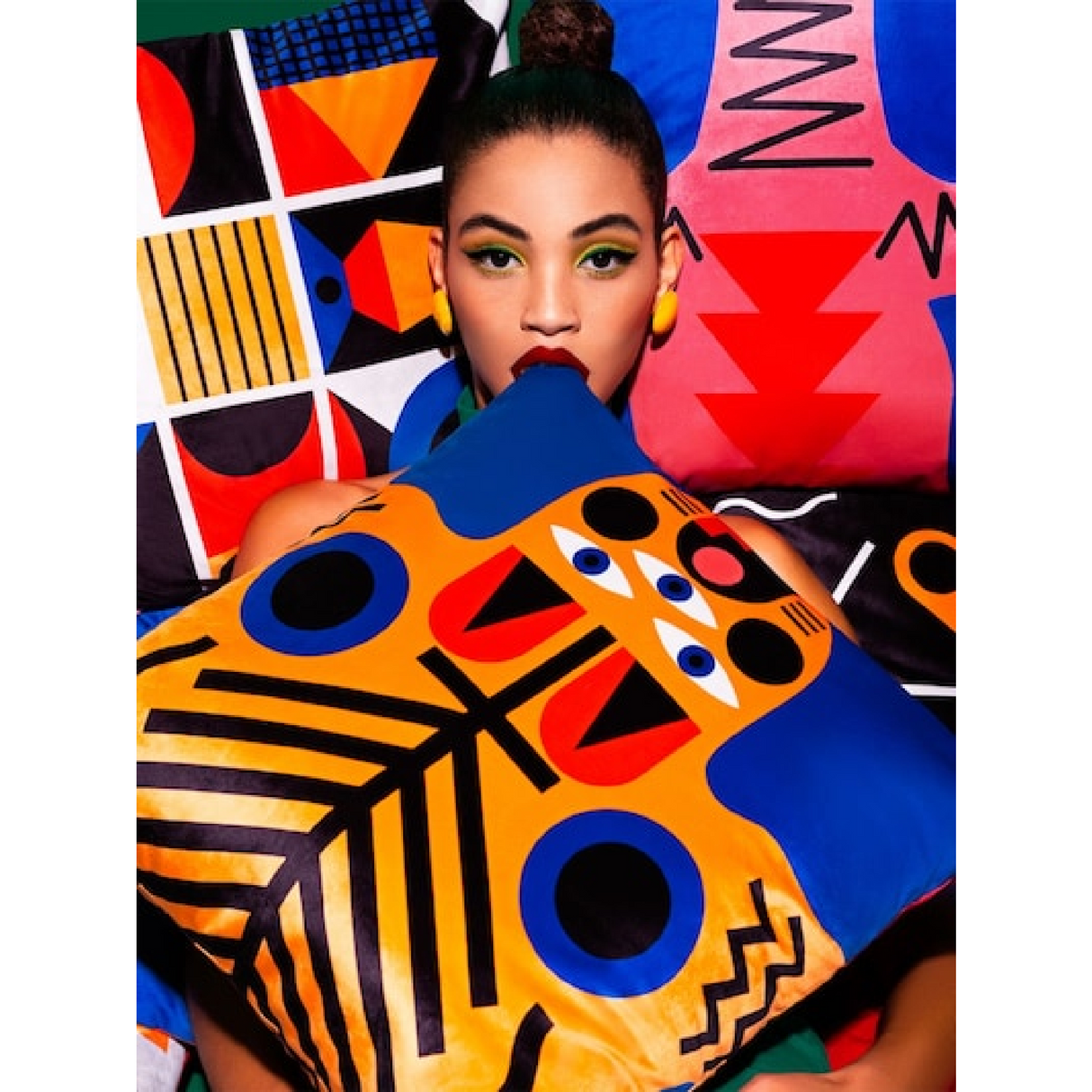 Graphic Print Cushion | Qeeboo Oggian | OROA.com