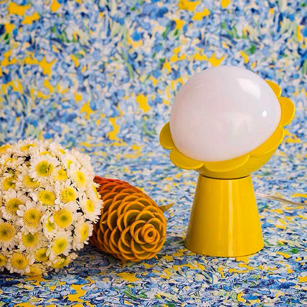 Floral Table Lamp | Qeeboo Daisy | OROA.com
