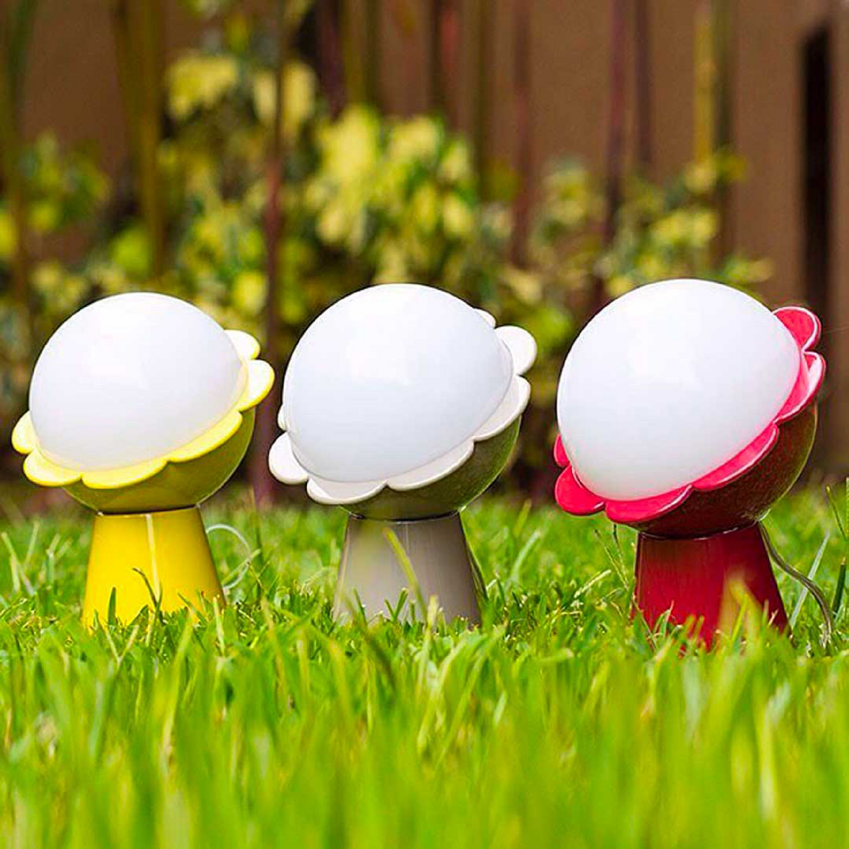 Floral Table Lamp | Qeeboo Daisy | OROA.com