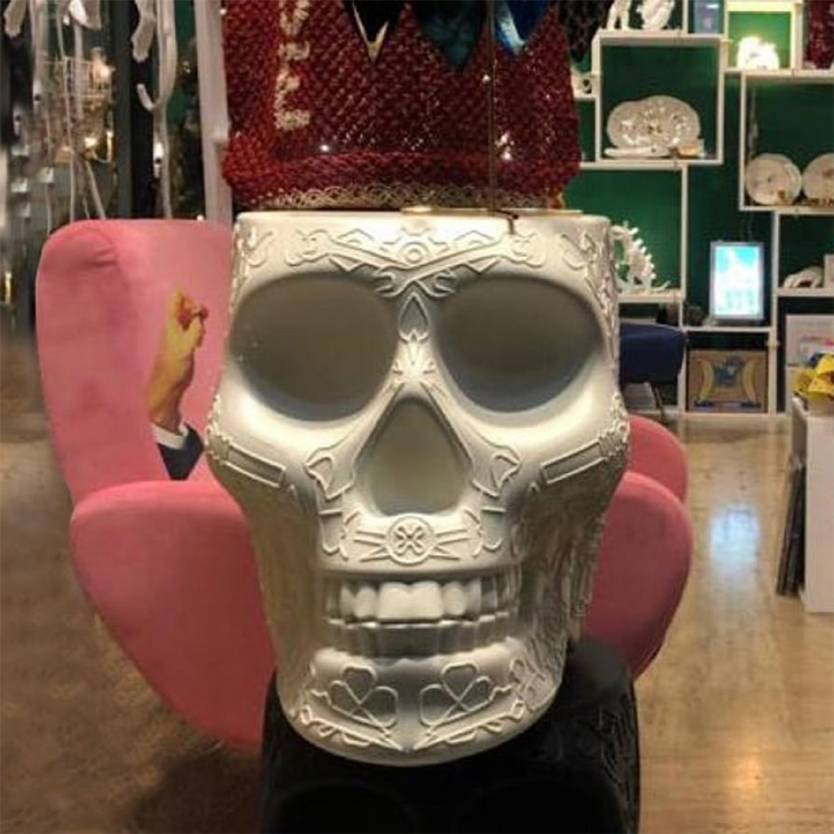 Skull-Shaped Stool Side Table | Qeeboo Mexico | OROA.com