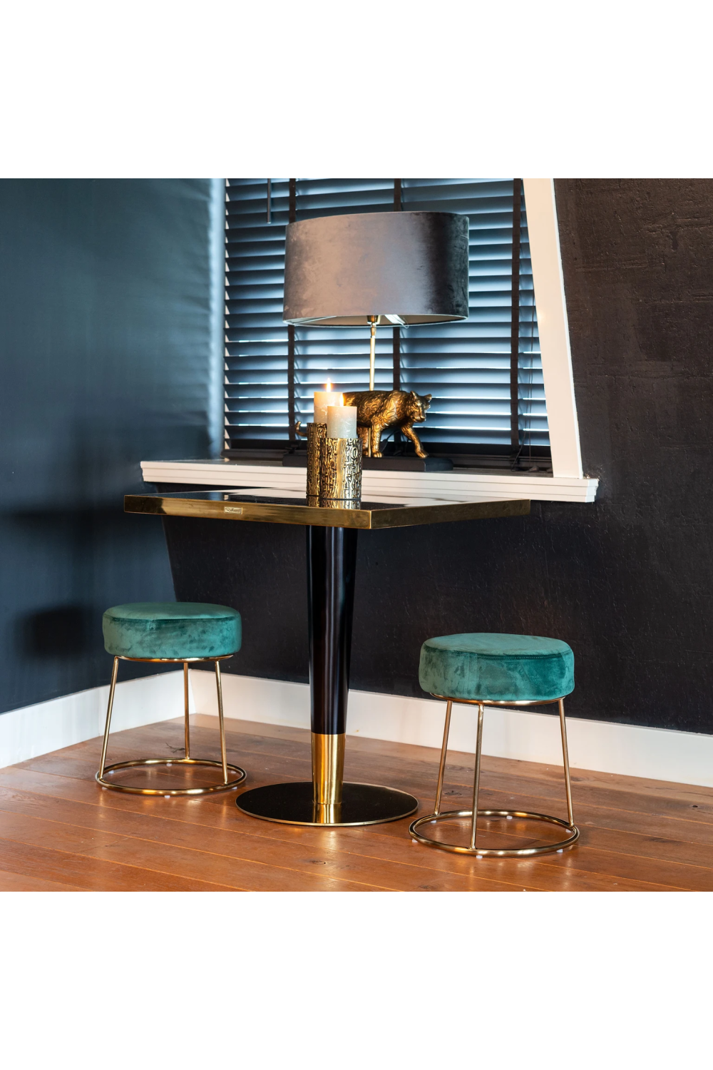 Square Black Marble Pedestal Dining Table | Oroa.com