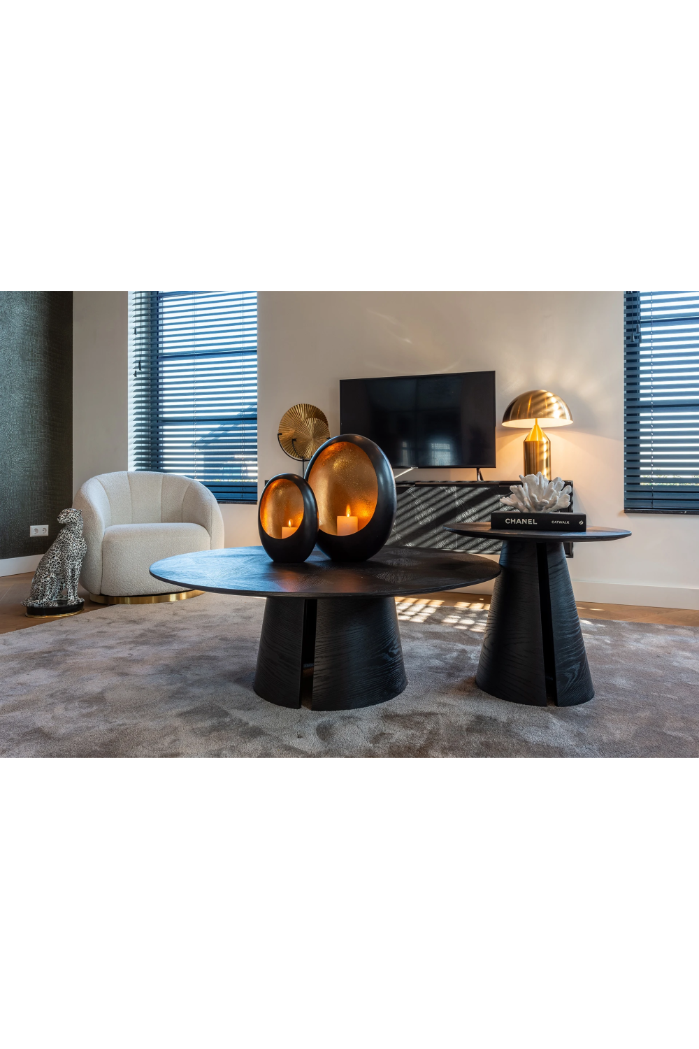 Black Oak Pedestal End Table | Oroa.com