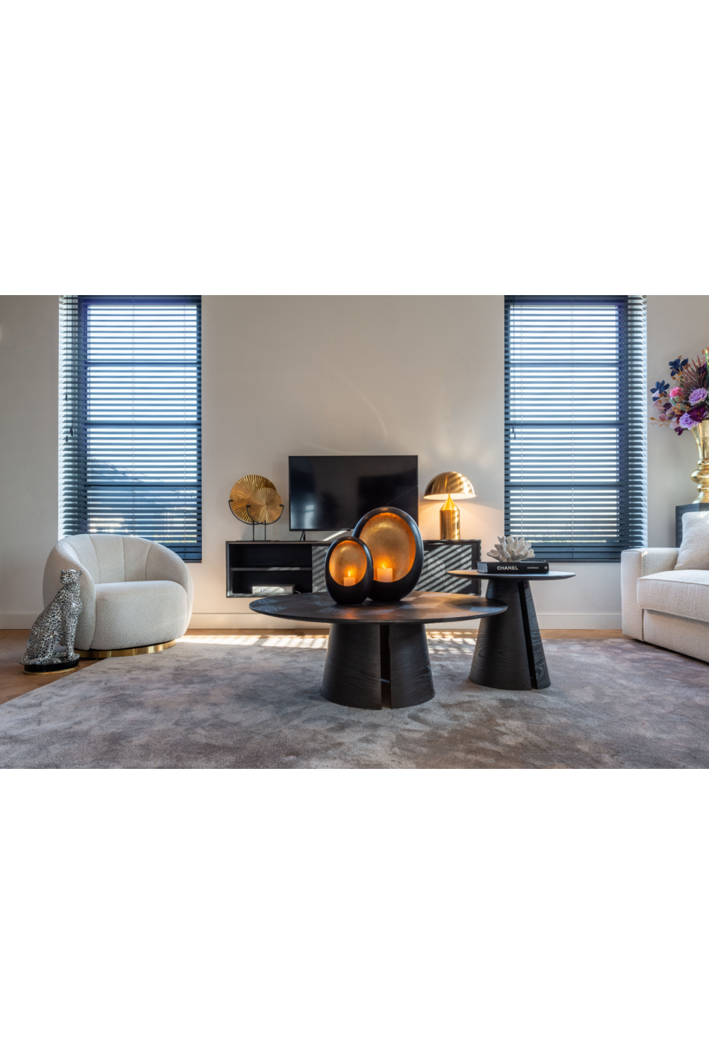 Black Oak Pedestal Coffee Table | Oroa.com