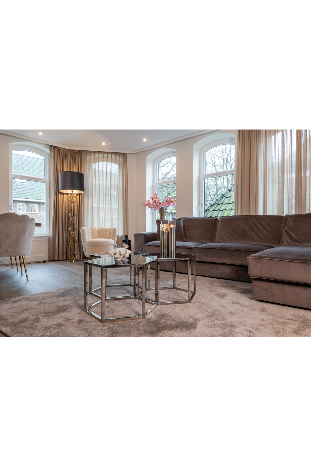 Scalloped Khaki Velvet Chair | Oroa.com