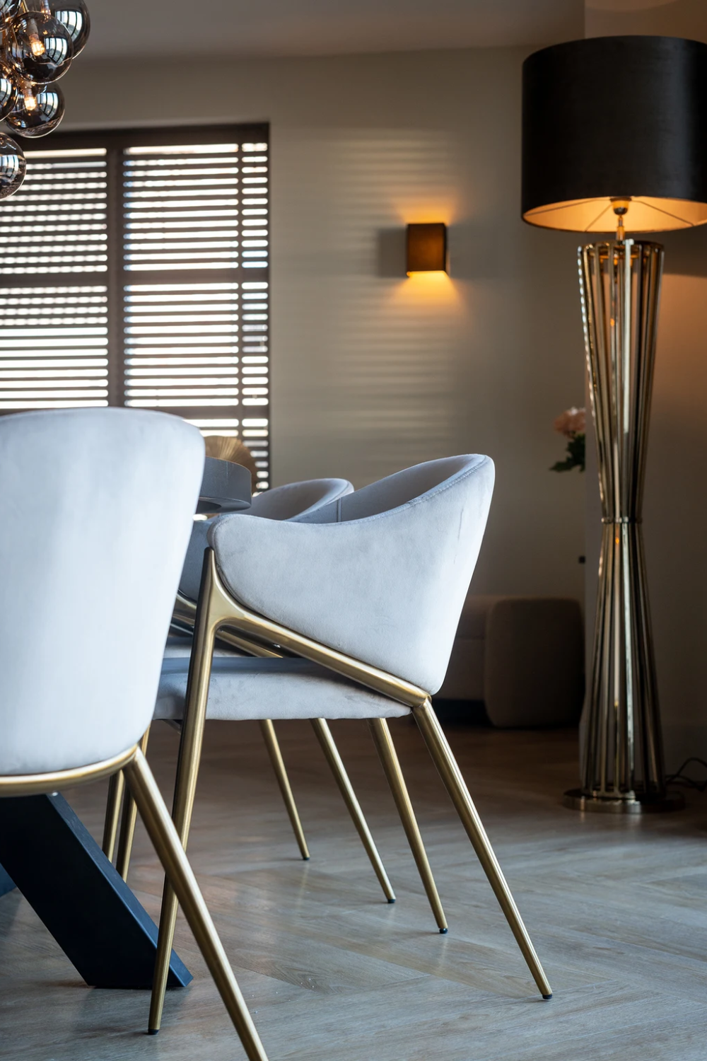 Modern Velvet Dining Chair | Richmond Interiors Gwen | Oroa.com