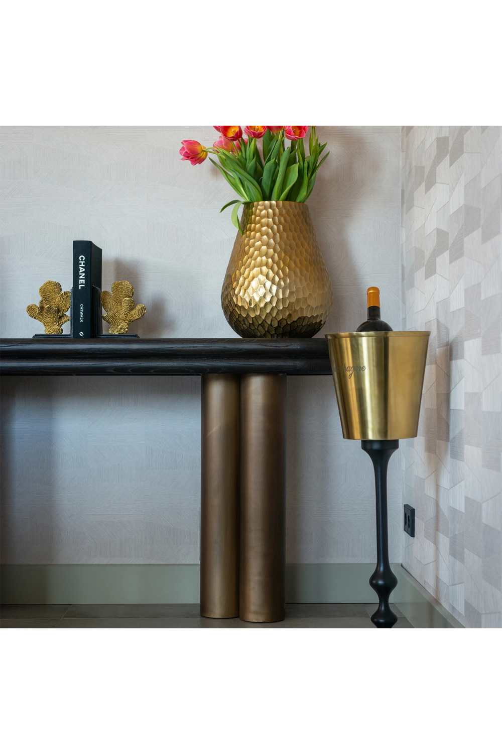 Lacquered Metal Console | Richmond Interiors Macaron | OROA.com