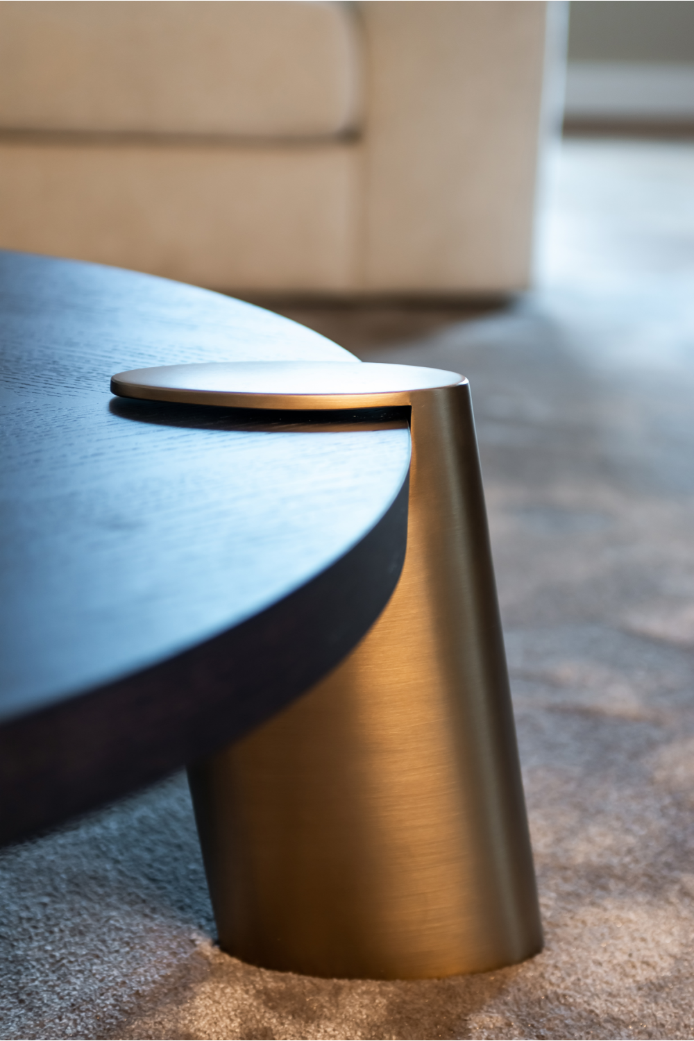 Black Oak Round Coffee Tables (2) | Oroa.com