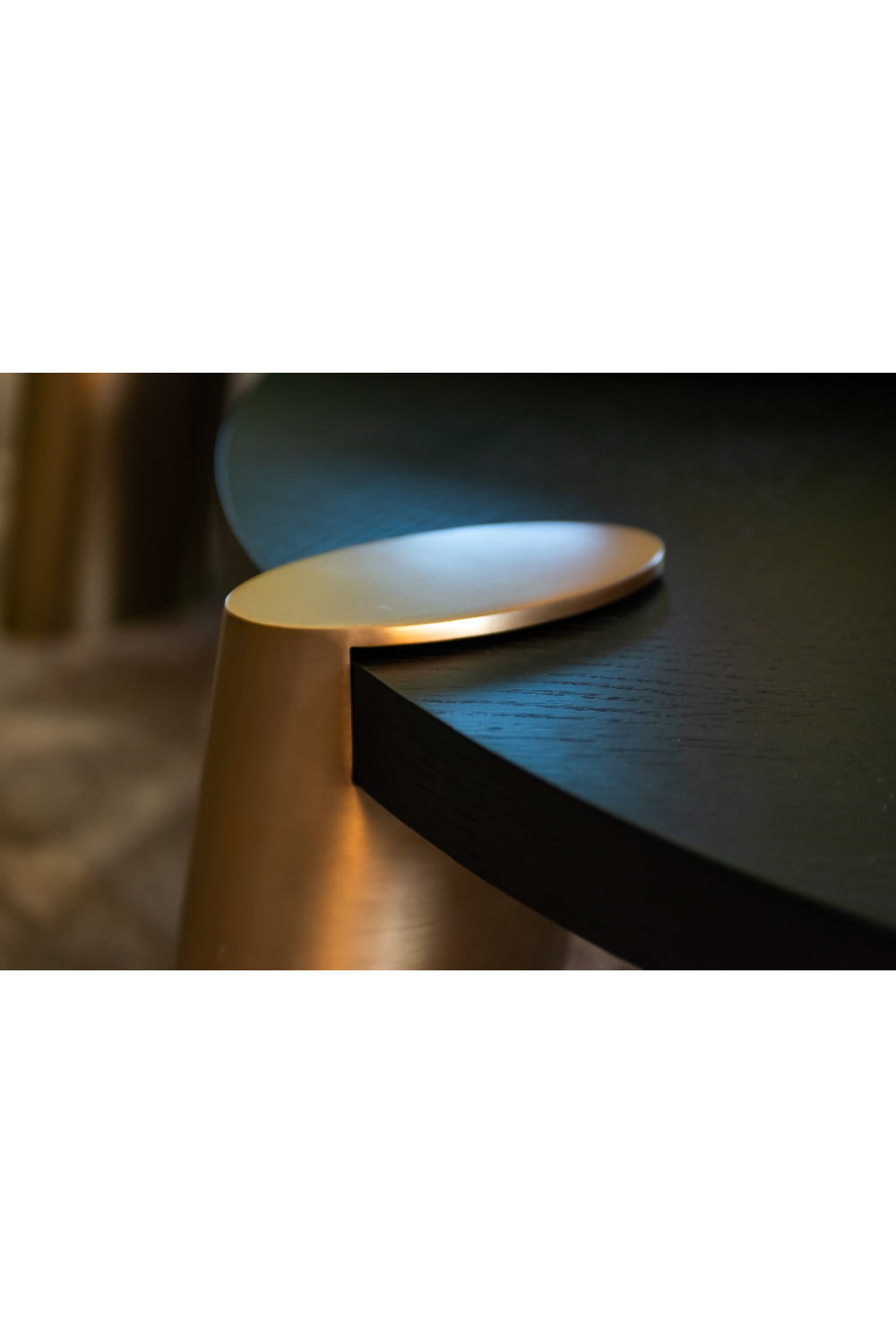Black Oak Round Coffee Tables (2) | Oroa.com