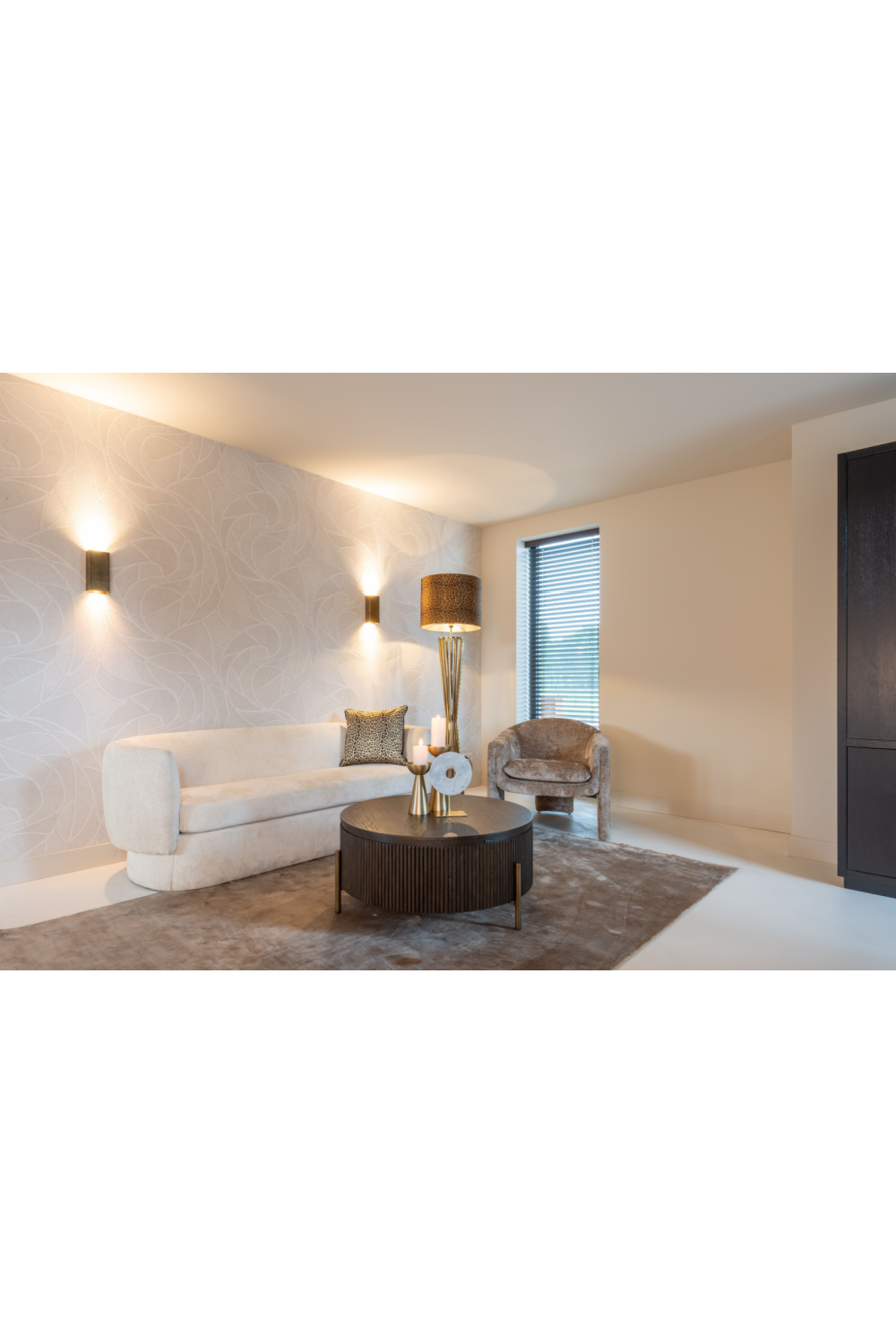 Contemporary Classic Coffee Table | Oroa.com