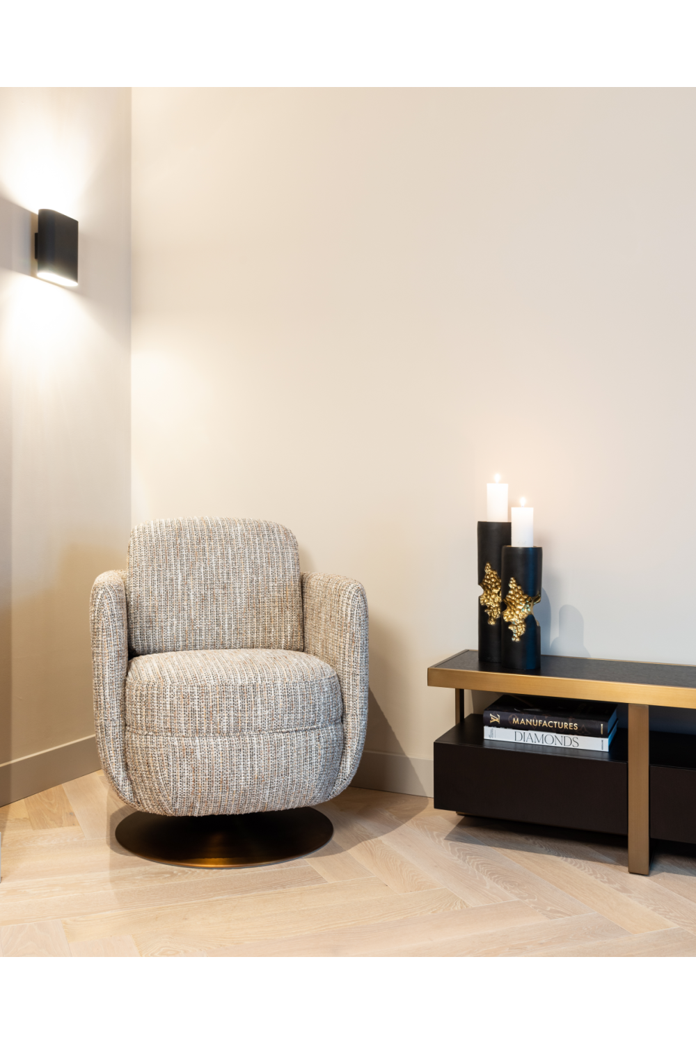 Black Oak Veneer TV Cabinet | Oroa.com