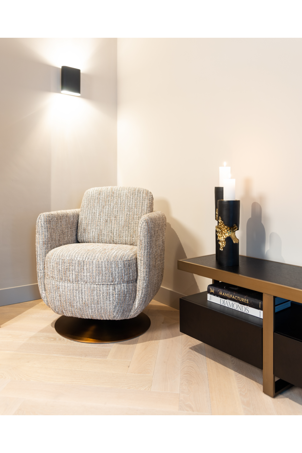 Black Oak Veneer TV Cabinet | Oroa.com