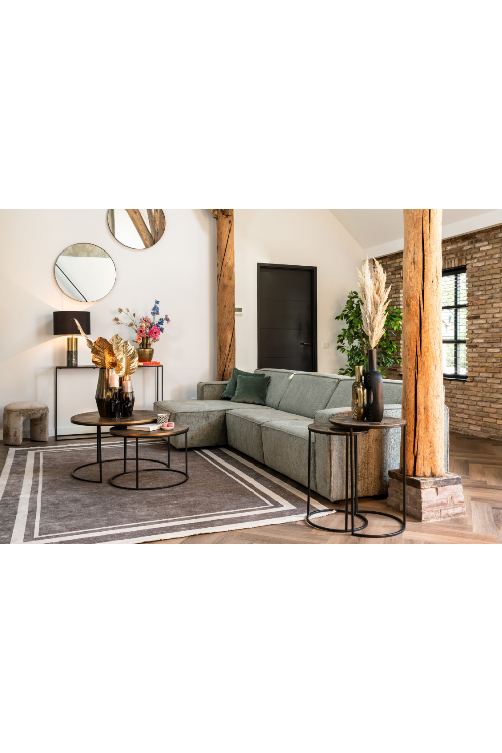 Round Gold Nested Coffee Tables (2) | Oroa.com