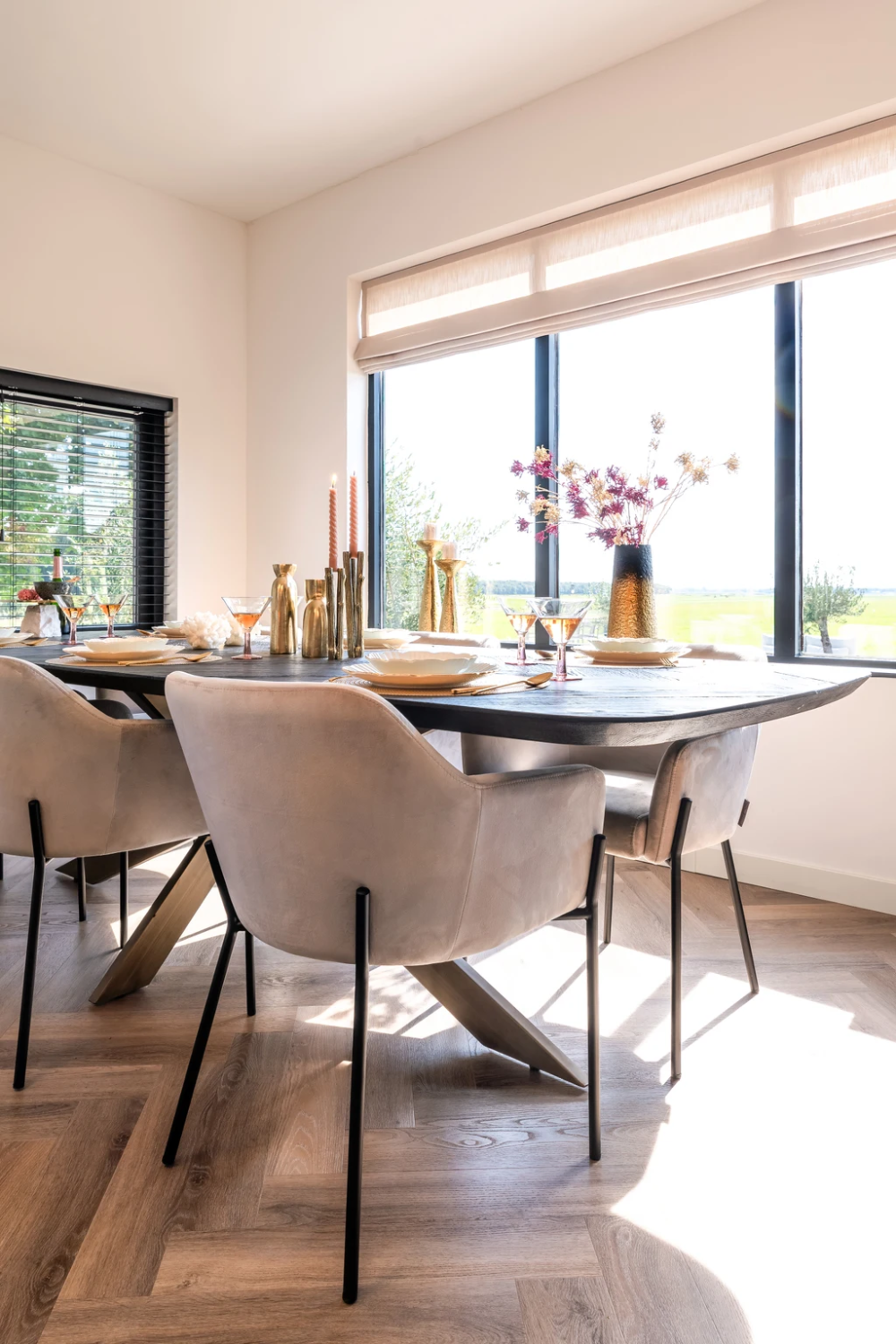 Upholstered Dining Armchair | Oroa.com