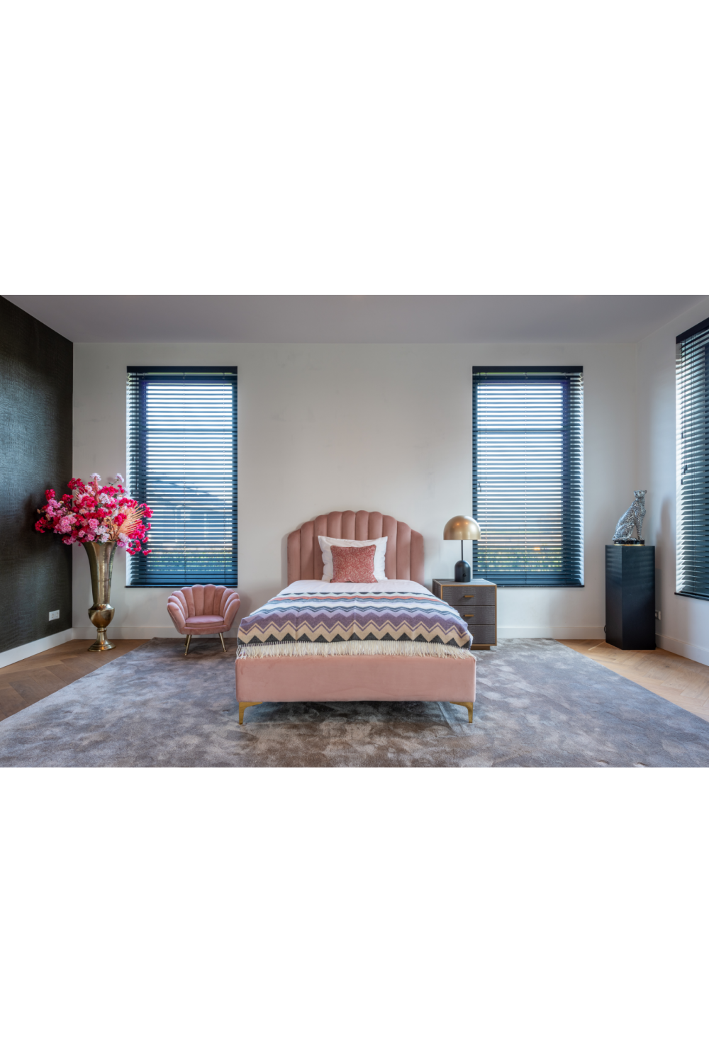 Beige Scalloped Kid's Lounge Chair | Richmond Interiors Charly | Oroa.com