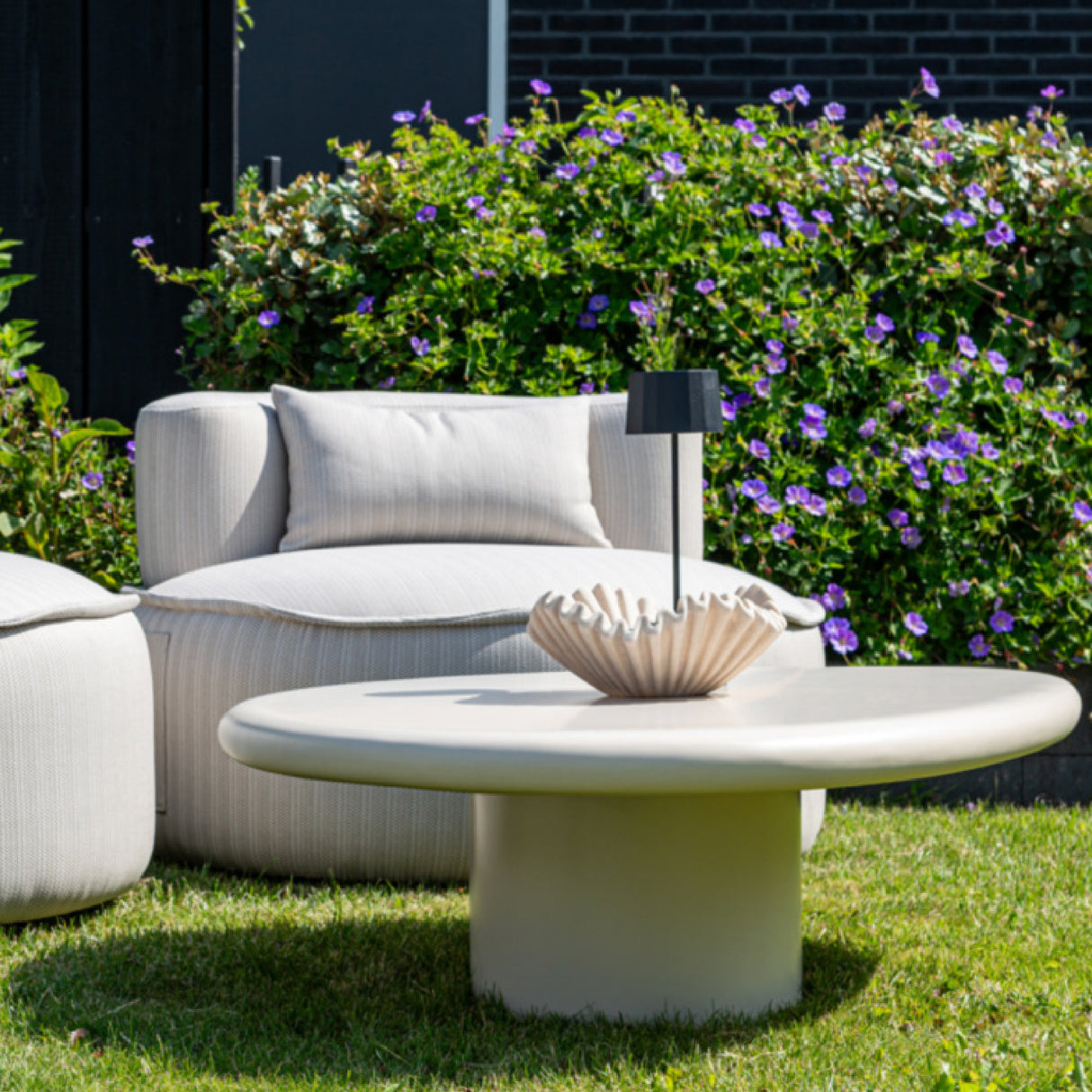 White Indoor/Outdoor Coffee Table | Oroa.com