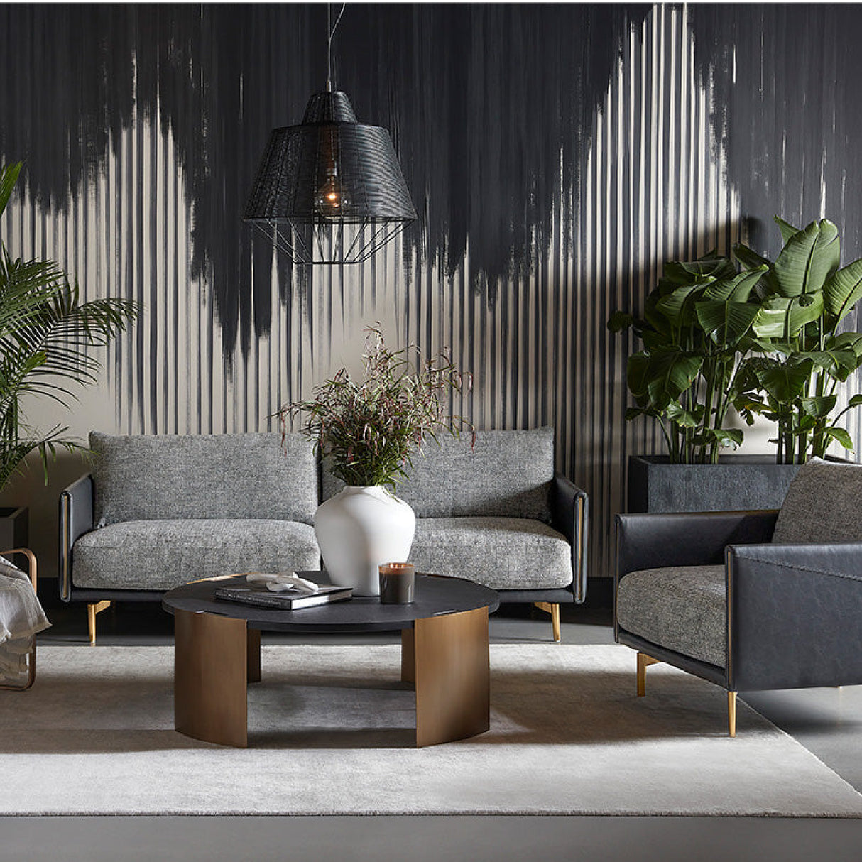 Black Leather Framed Sofa | Oroa.com