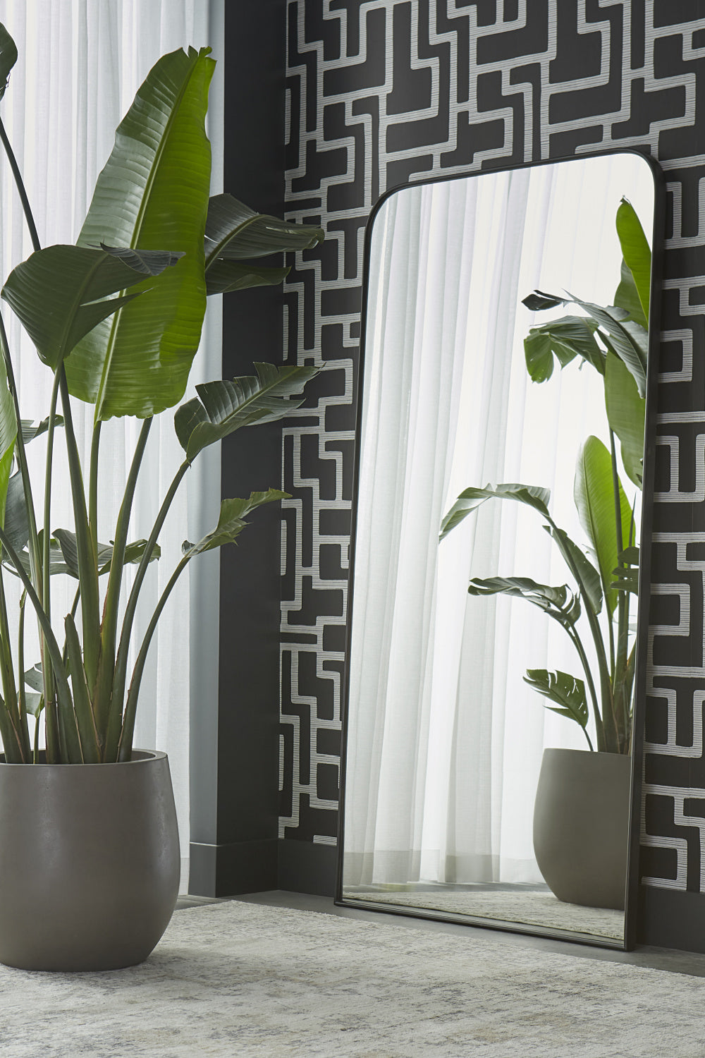 Iron Framed Floor Mirror | Splendido Calabasas | Oroa.com