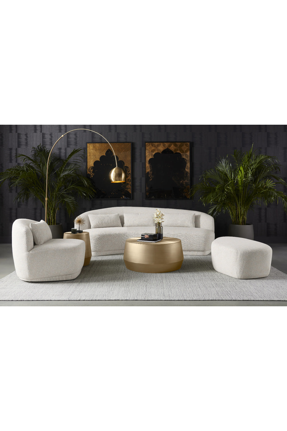 Minimalist Curved Sofa by Splendido Soraya, alternate view 7