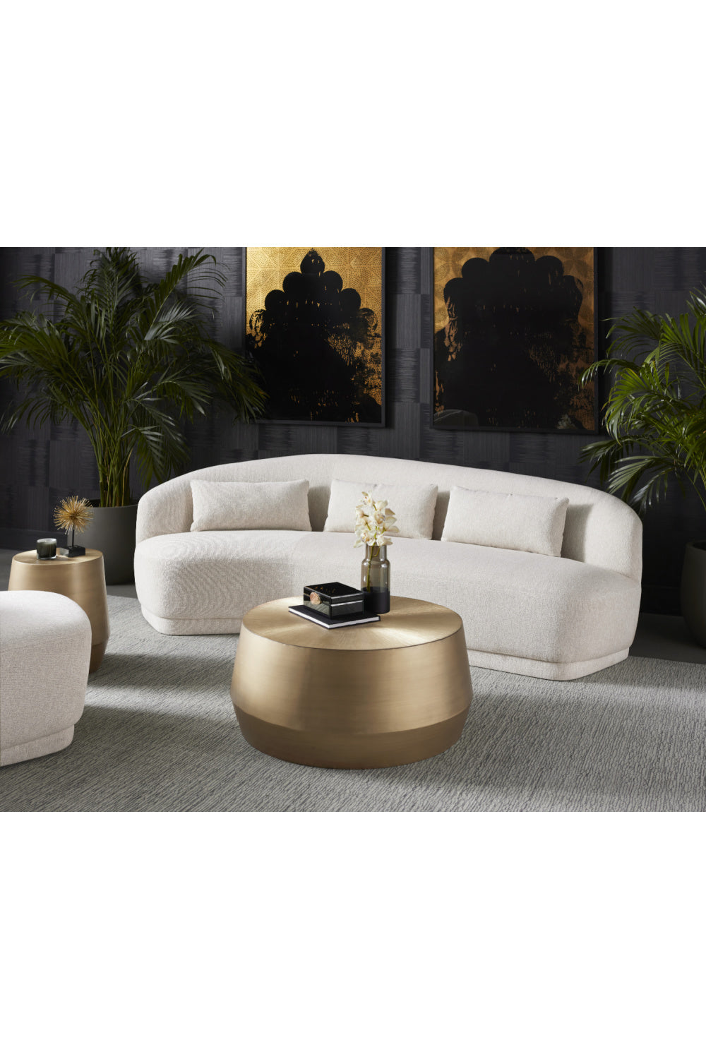 Minimalist Curved Sofa by Splendido Soraya, alternate view 8