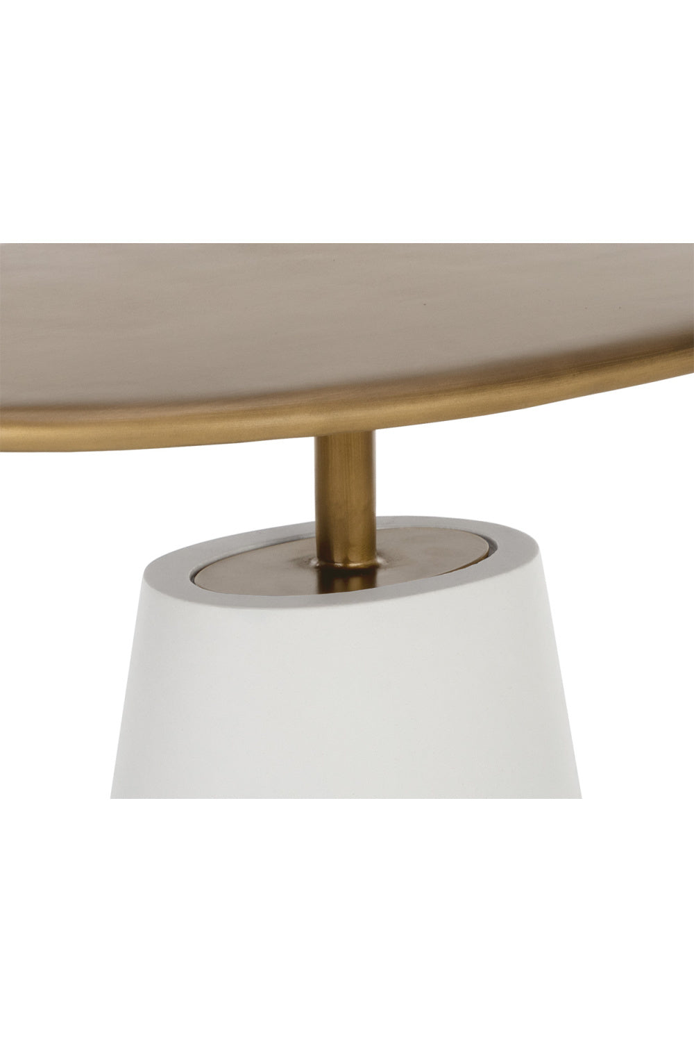 Oval Brass Indoor/Outdoor Side Table | Splendido Kadin | Oroa.com