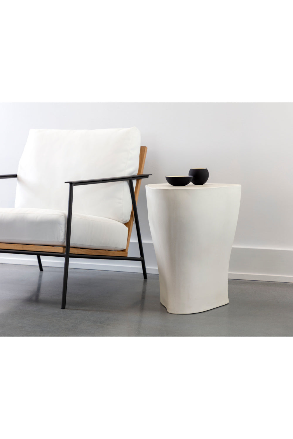 White Freeform Indoor/Outdoor End Table L by Splendido Dali Side Table, alternate view 7
