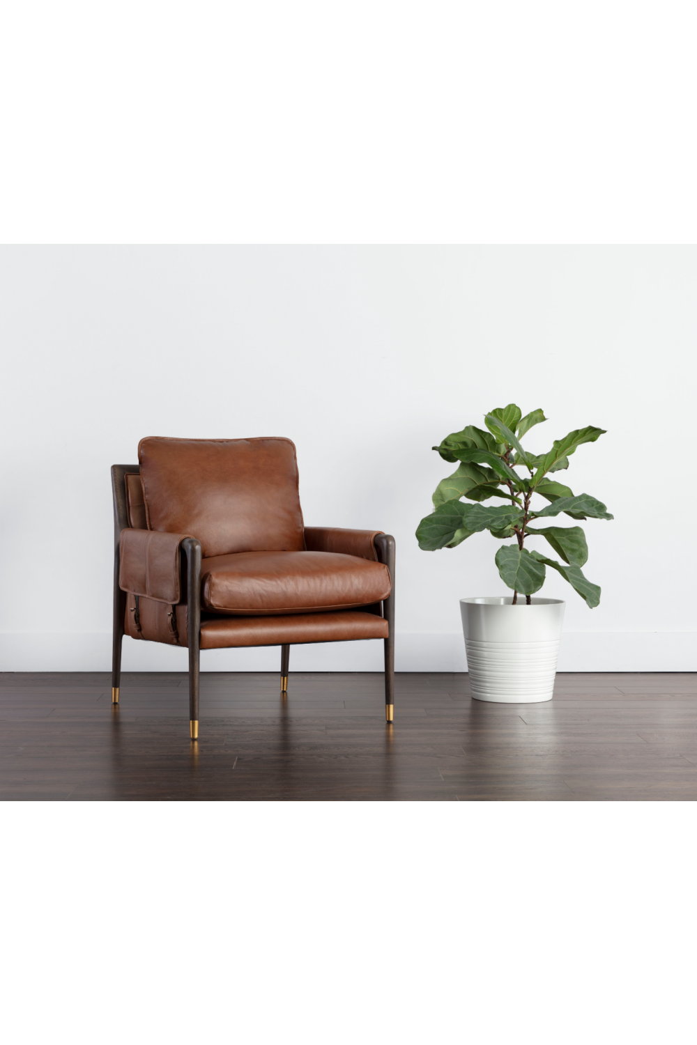 Vintage Style Leather Lounge Chair by Splendido Mauti Accent Chair, alternate view 9