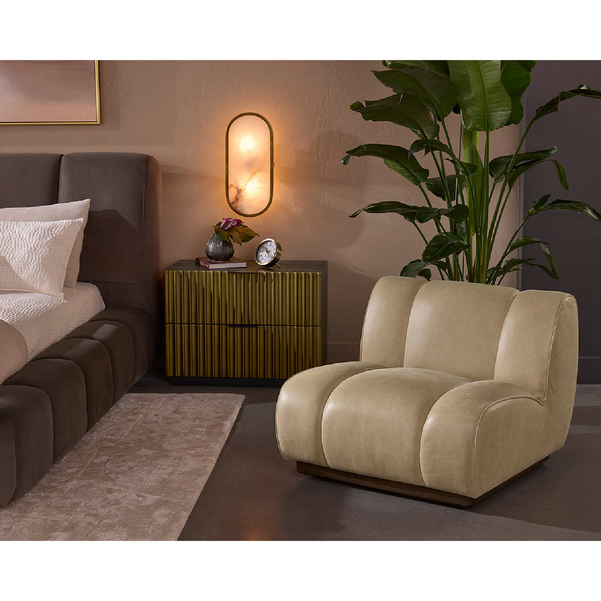 Modern European furniture - Rounded Modern Swivel Chair - www.oroa.com