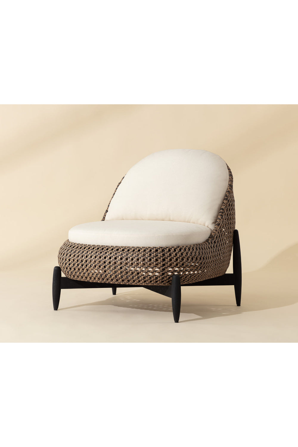Modern European furniture - Padded Wicker Outdoor Lounge Chair - www.oroa.com