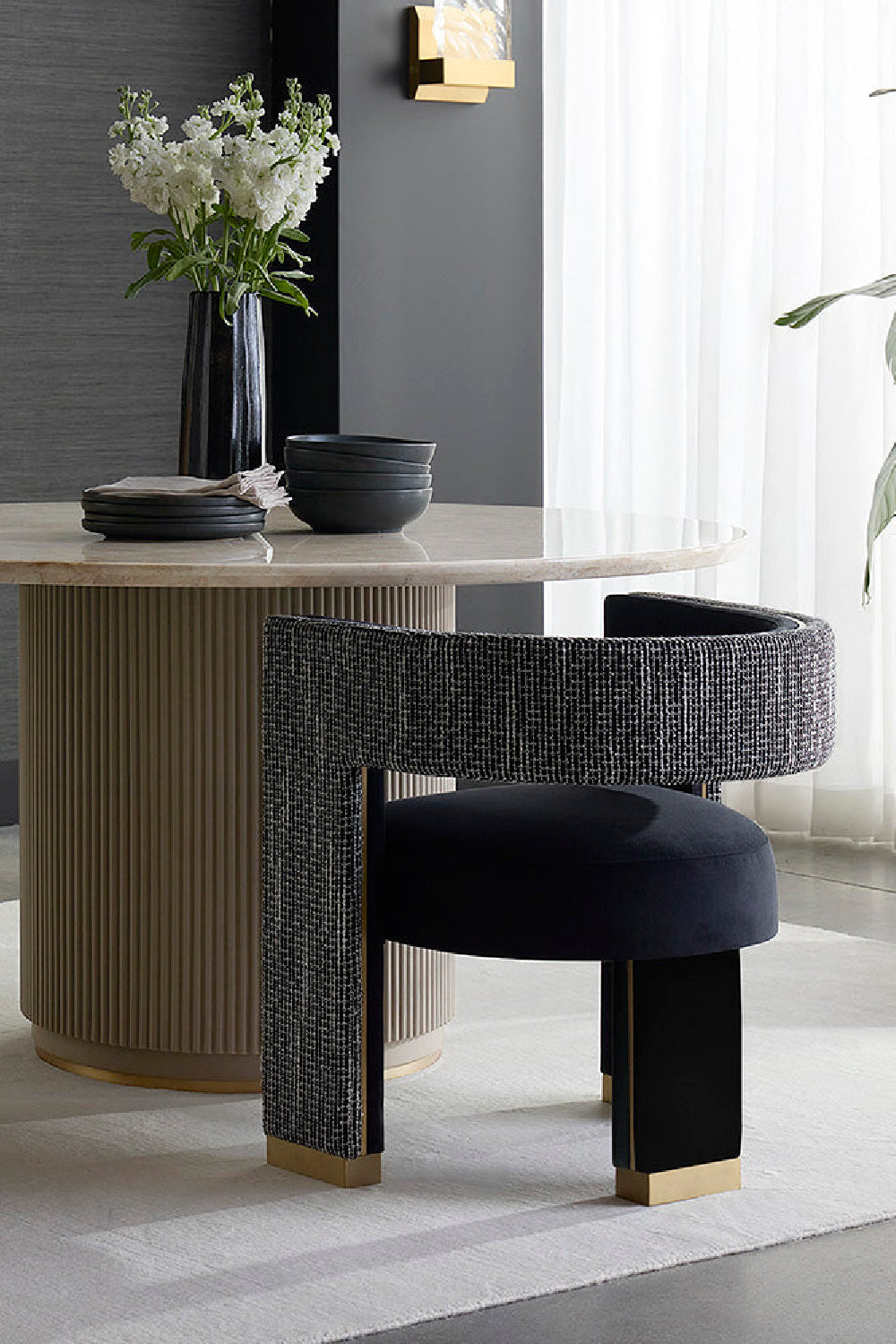 Modern European furniture - Curved 3-Legged Dining Chair - www.oroa.com