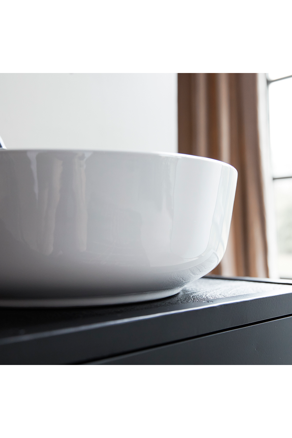 Round Ceramic Bathroom Sink | Tikamoon Luna | OROA.COM