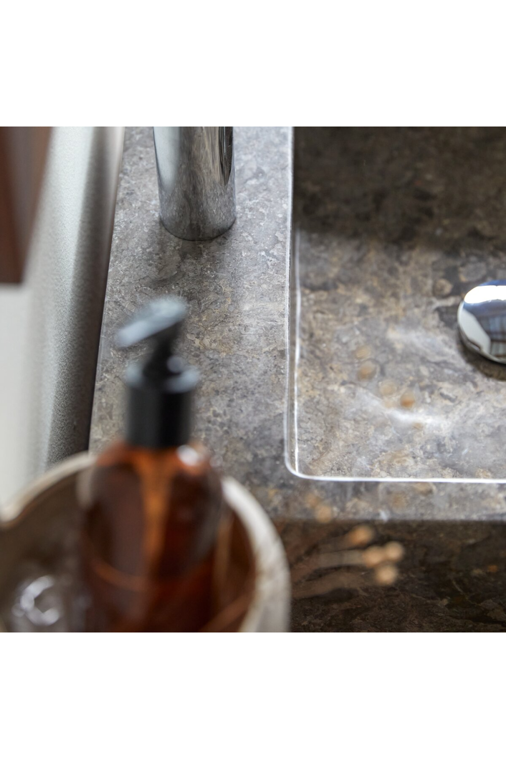 Gray Marble Bathroom Sink | Tikamoon Slats | OROA.COM