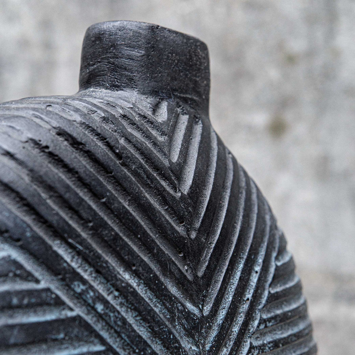 Modern European furniture - Black Carved Vases (2) - www.oroa.com