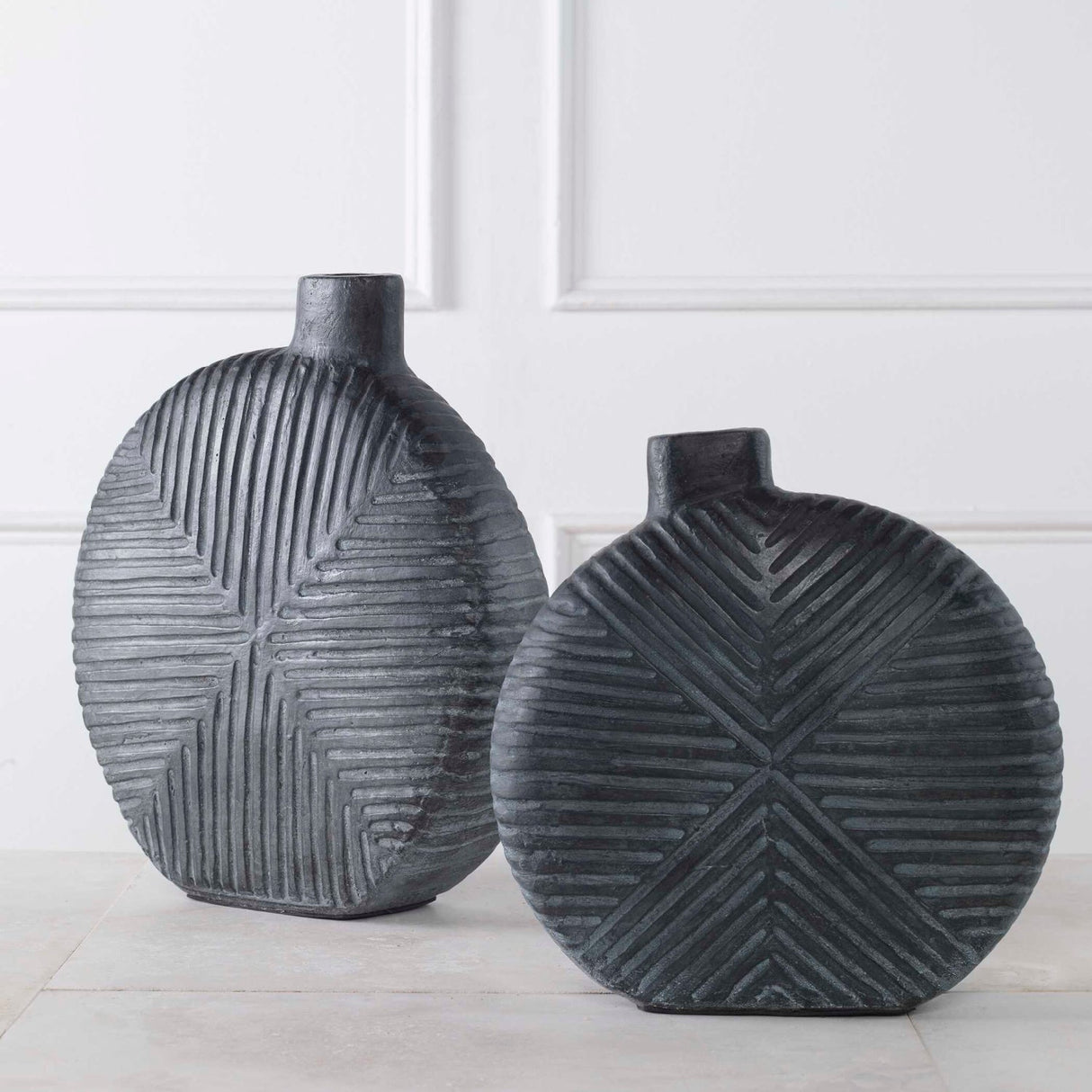 Modern European furniture - Black Carved Vases (2) - www.oroa.com