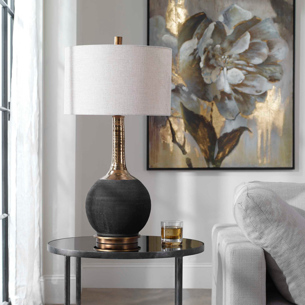 Rounded Black Ceramic Table Lamp | Oroa.com