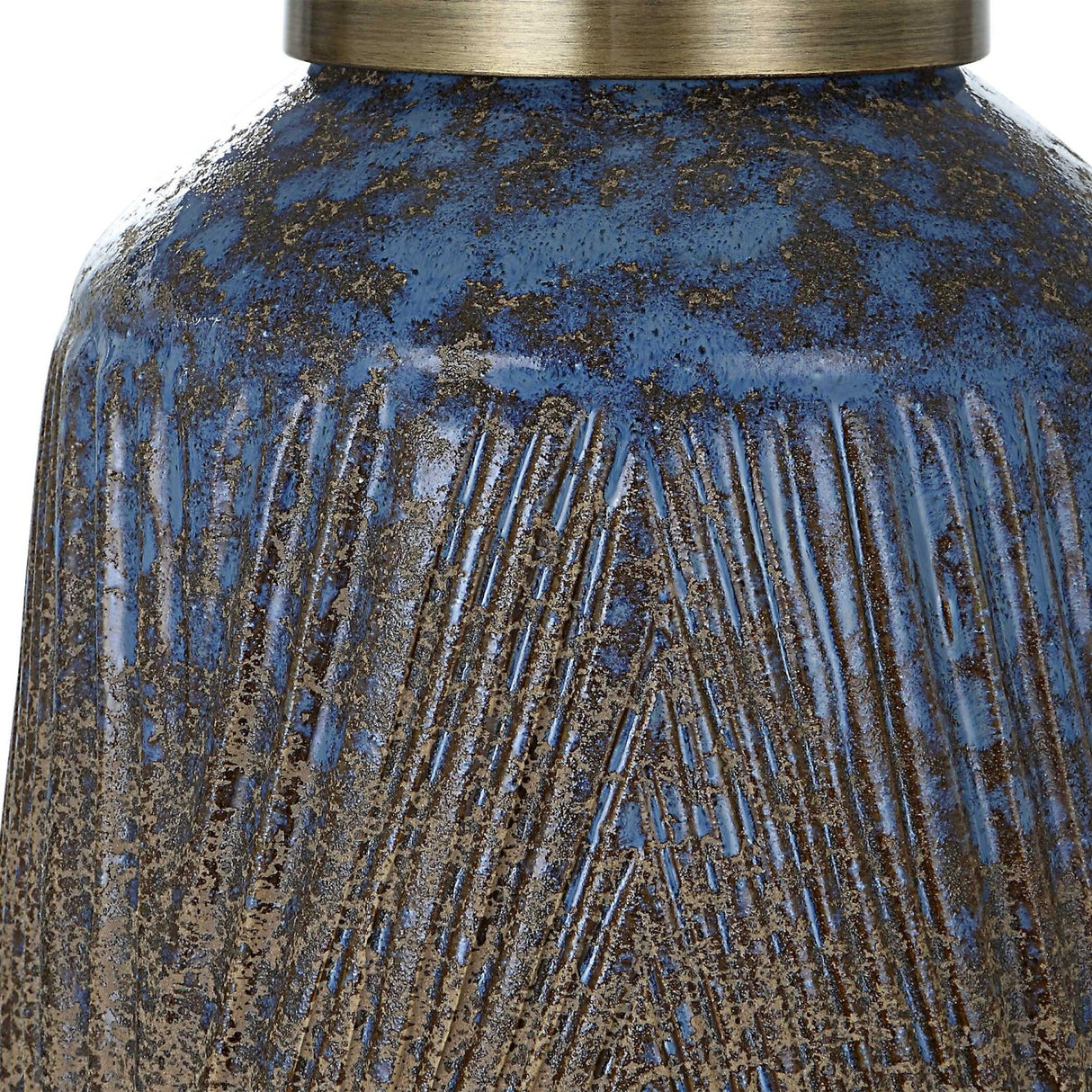 Modern European furniture - Embossed Glaze Ceramic Table Lamp - www.oroa.com