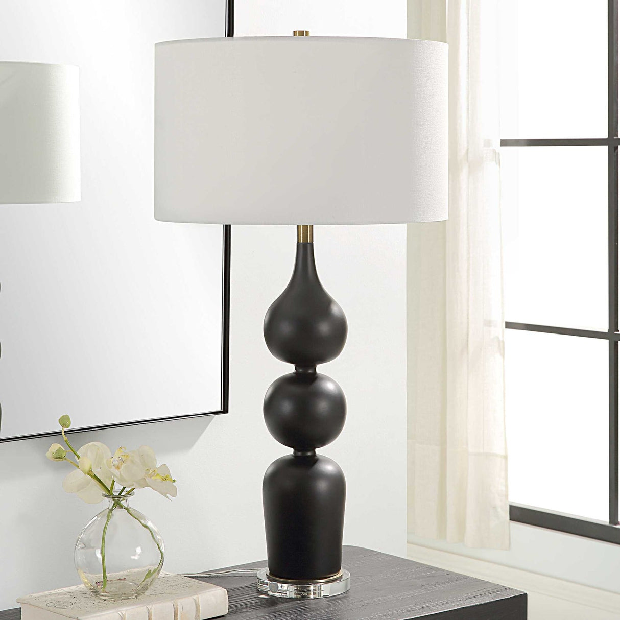 Modern European furniture - Black Ceramic Table Lamp - www.oroa.com