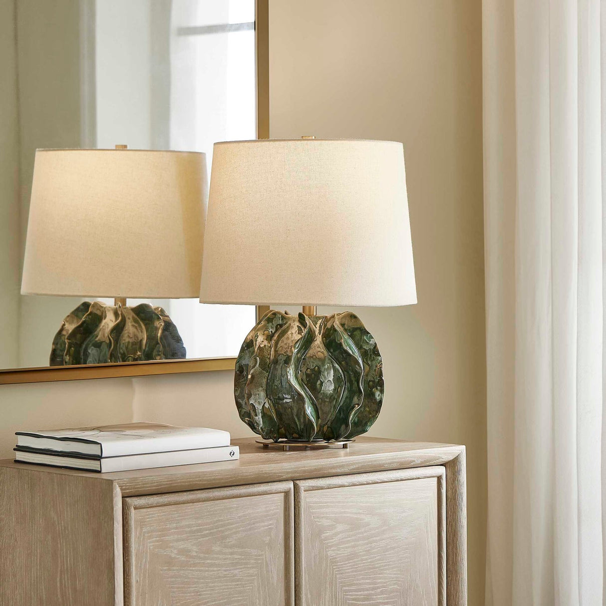 Modern European furniture - Green Ruffled Ceramic Table Lamp - www.oroa.com