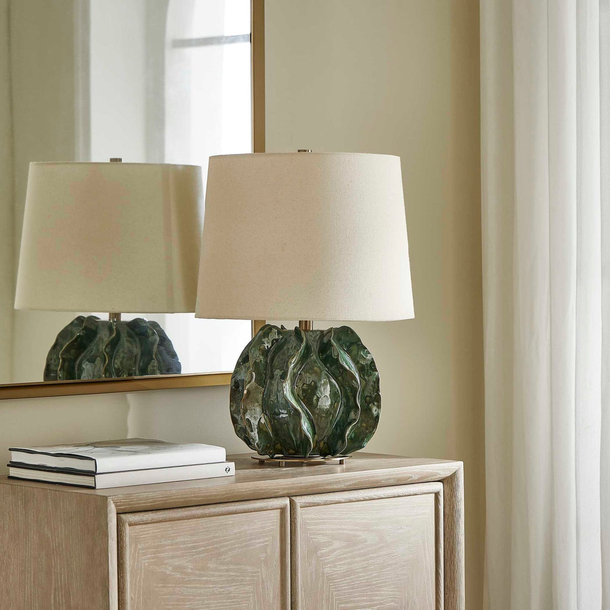 Modern European furniture - Green Ruffled Ceramic Table Lamp - www.oroa.com