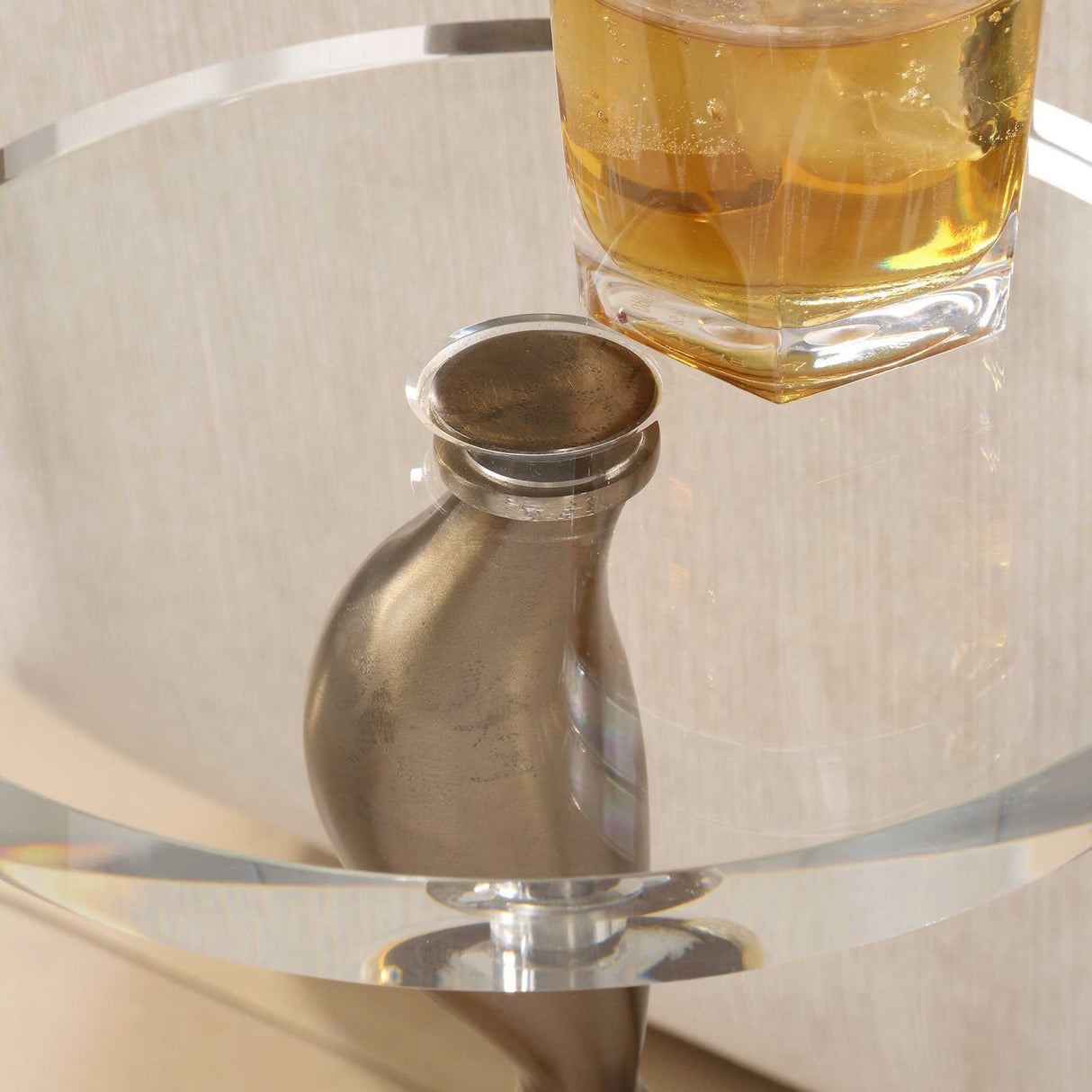 Modern European furniture - Crystal Round Drink Table - www.oroa.com