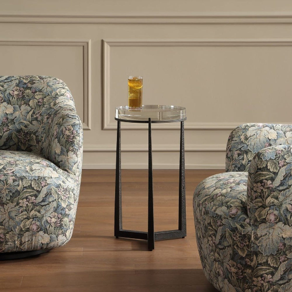 Modern European furniture - Crystal Top Accent Table - www.oroa.com