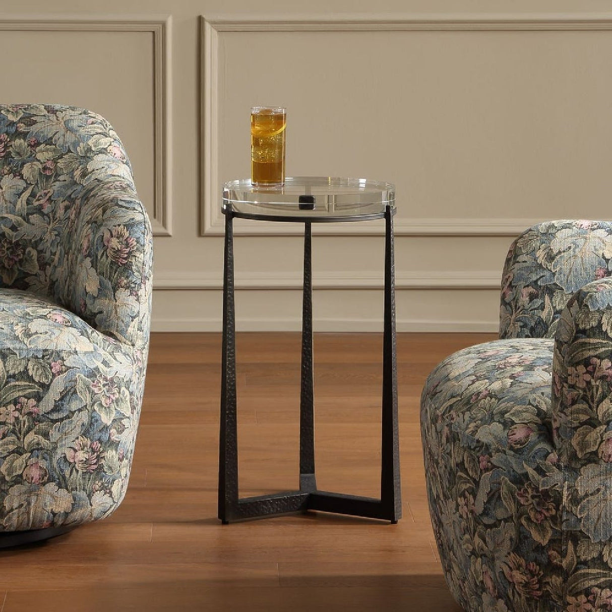 Modern European furniture - Crystal Top Accent Table - www.oroa.com